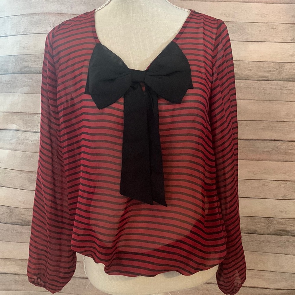 Timing women’s blouse